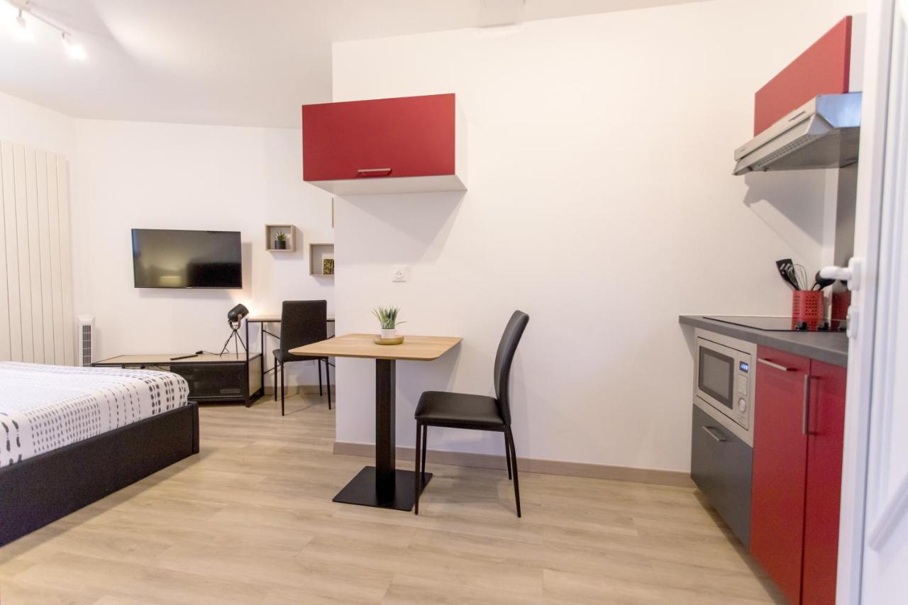 Апартаменти Le Brivet ☆ Hypercentre ☆ Parking ☆ Terrasse Поншато Екстер'єр фото